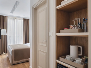 Отель Delita City