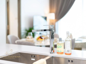 Апартаменты Marco Polo Fancy Marina Getaway With Mesmerizing Views