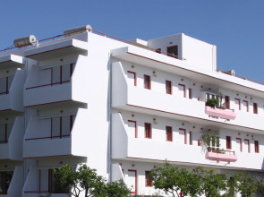 Stam & John Apartments