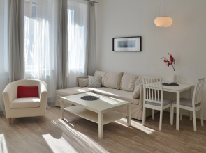 Reunion Apartments