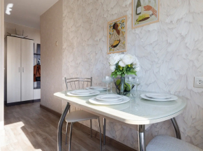 Квартира Семейная двушка у ЖД вокзала с двумя TV и кондиционером