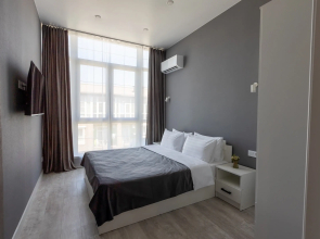 Red Apartments Art Layt Siti Leonardo Apartments