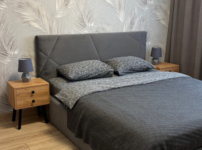 Na Bratskoy 3a Flat