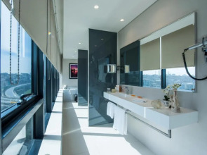 Отель Centro Westside by Rotana