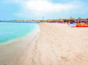 Ivy Cyrene Island Aqua Park Resort