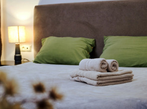 Отель Triple Eight