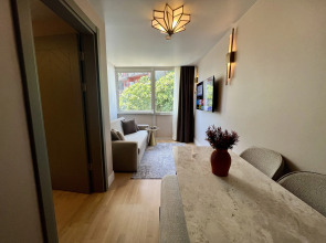 Отель Weingart Suites