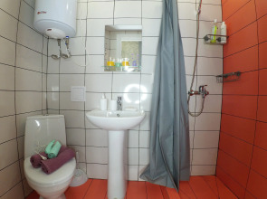 Студия 2 Тат Хаус на улице Нурсултана Назарбаева 9 в центре города у станции метро