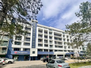 Апартаменты с бассейном у моря