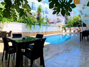 Отель Lavin Garden