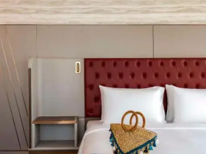 Отель Hyatt Centric Jumeirah Dubai