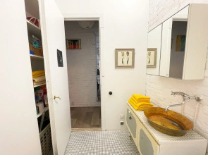 Квартира Просторная двухкомнатная квартира BombFlat на Достоевского