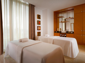 Отель Baku Marriott Hotel Boulevard