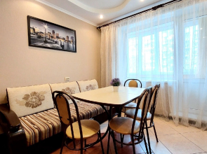 Evrodvushka dlia bolshoi semi Apartments