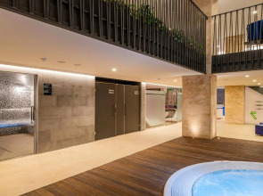 Отель Holiday Inn Yerevan Republic Square, an IHG Hotel