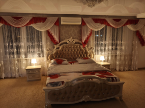 Na Demokraticheskoy 2B Apartments