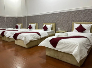 Отель HOME ALONE