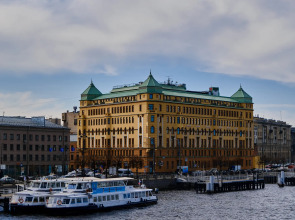 River Palace Hotel