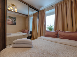 Апартаменты 5-комнатные HomeApart Сторожовская, 8