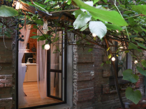 Апартаменты Винтаж с Собственным Двориком