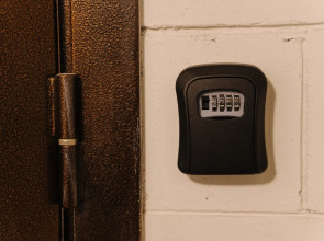 Апартаменты 9 ночей с видом на речку на Коммунальной 1