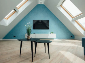 Квартира с Мансардными Окнами и Видом на Море