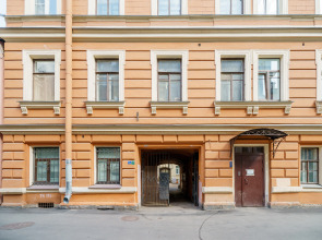 Апартаменты SREDNYAYA PODYACHESKAYA 6 APARTMENTS Просторные трехкомнатные апартаменты Park Lane Inn для 3-х взрослых