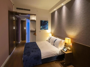FEZ INN Hotel