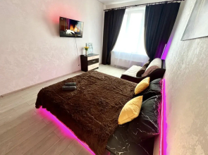 Vysota 25 Etazh, Okolo Tsirka Apartments