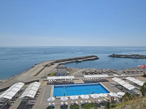 Курортный отель и яхт-клуб Торнадо