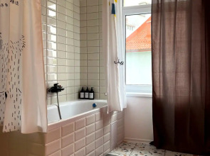 Апартаменты Стильные 2х-комнатные на Театральной с Шикарным Видом