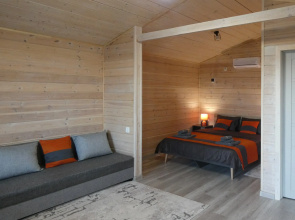 8 S Dvuspalnoy Krovatyyu Private House