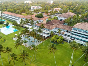 The Blue Water - Bawa Heritage - City Resort Hotel Resort