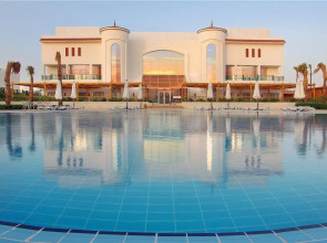 Ivy Cyrene Island Aqua Park Resort