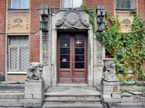 Квартира Art Tolstoy House