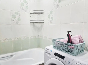 Апартаменты на Салютной, 21