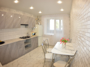 Апартаменты Уютная двухкомнатная квартира на Верхней Дуброве