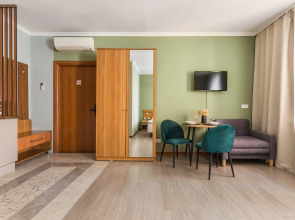 Апартаменты для троих гостей с 1 большой или 2-мя раздельными кроватями (3-ий или 4-ый этаж)