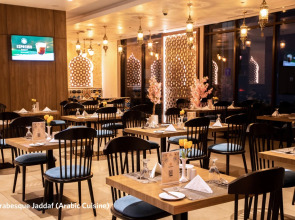 Отель Grand Kingsgate Waterfront By Millennium