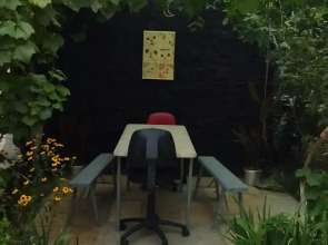 Гостевой дом Комната с отдельным входом и двориком, сдается женскому полу