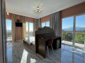 Апартаменты 3-комн. ЖК Корона Дизайнерский ремонт