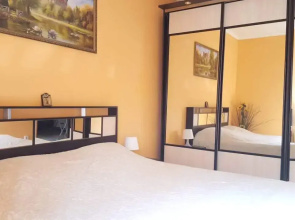 Trekhkomnatnaya S Ryadom S Monastyrem Flat