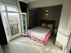 Отель Airport Black Sea Hotel & Restaurant