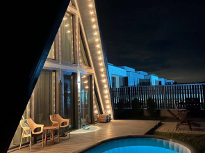 S Saunoy U Reki I Lesa Private house