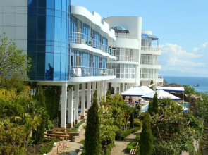 Mazhestik Hotel