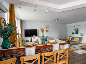 Апартаменты Butyrsky Cozy with Terrace, Parking and King-size Bed