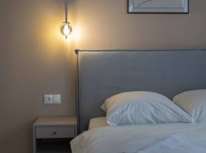 Апартаменты студия на Летчика Грицевца