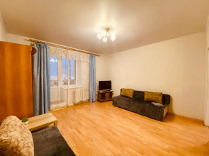 Квартира Двухкомнатная Мич 142/74