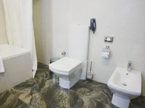 Parkside Hotel & Apartments