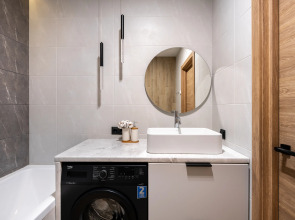 Квартира С Подиумом и выдвижной кроватью дизайнерская